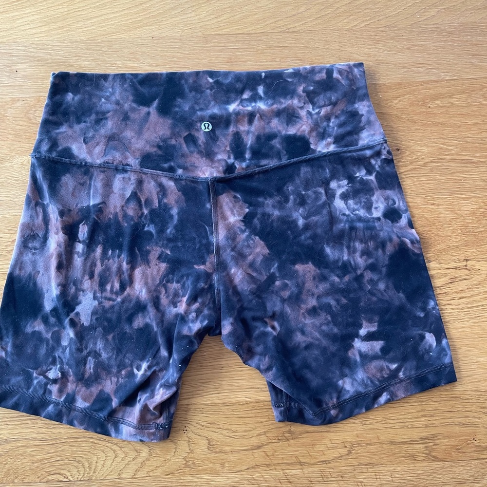 lululemon athletica Women's Tie-Dye Bike Shorts - Black and Brown